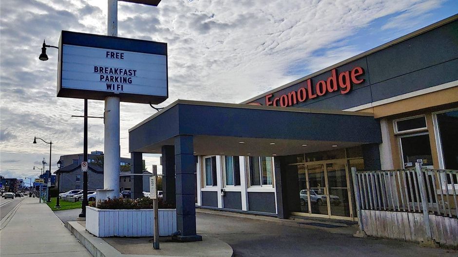 Econo Lodge City Centre Kingston Exterior