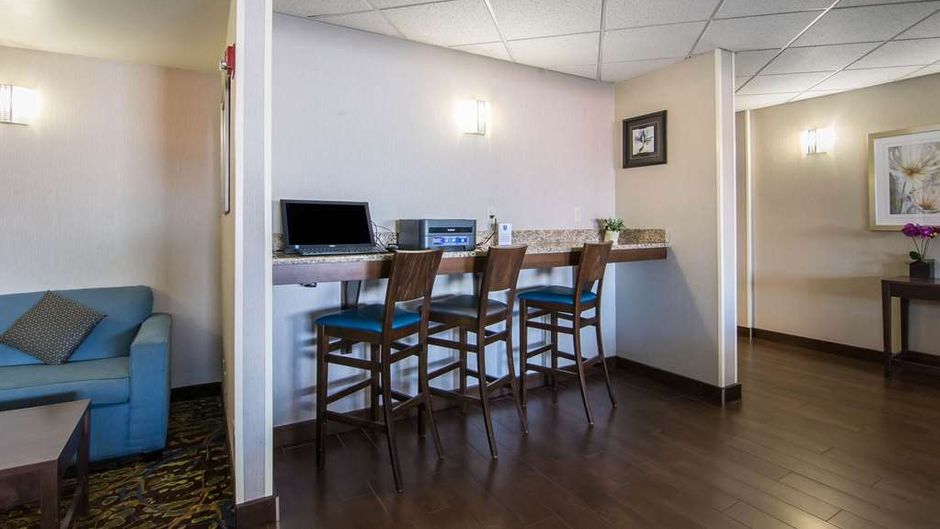 Comfort Inn & Suites Airport Other