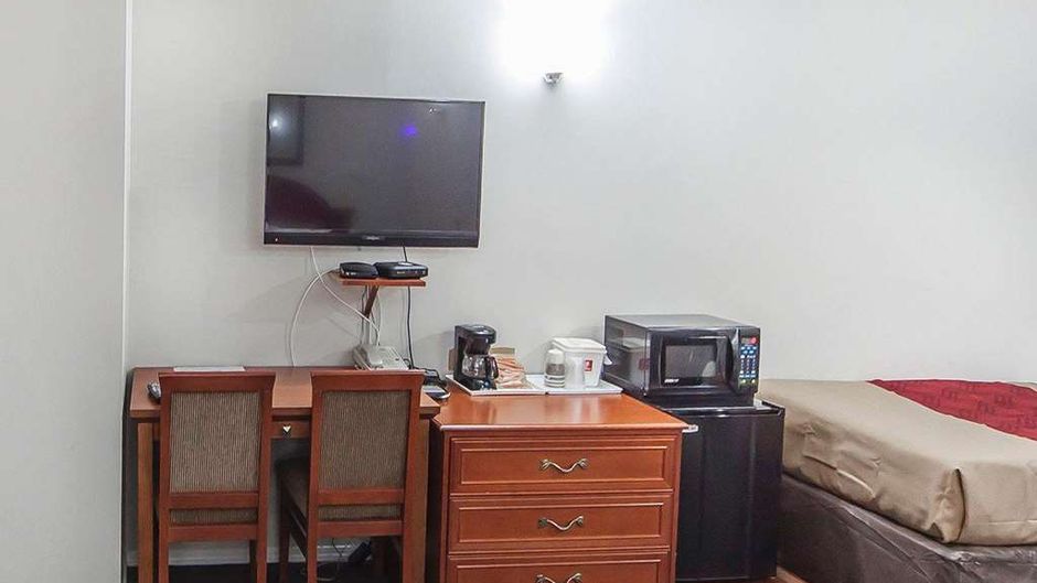 Econo Lodge and Suites Drumheller Room