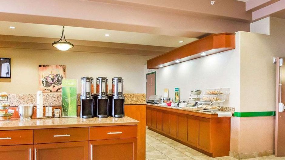 Quality Inn & Suites Lethbridge Restaurant