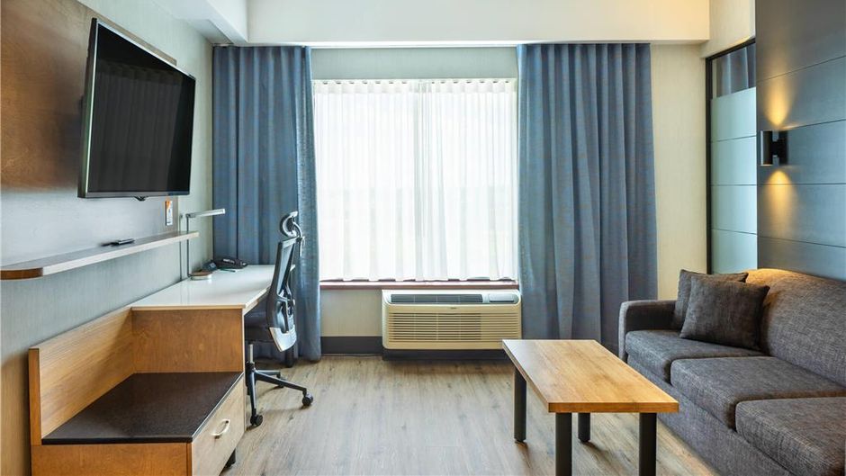 Quality Inn & Suites Levis Suite