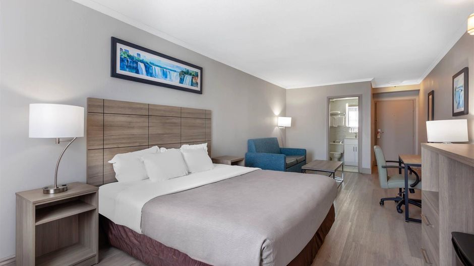 Quality Inn and Suites Room