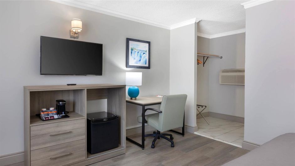 Quality Inn and Suites Room