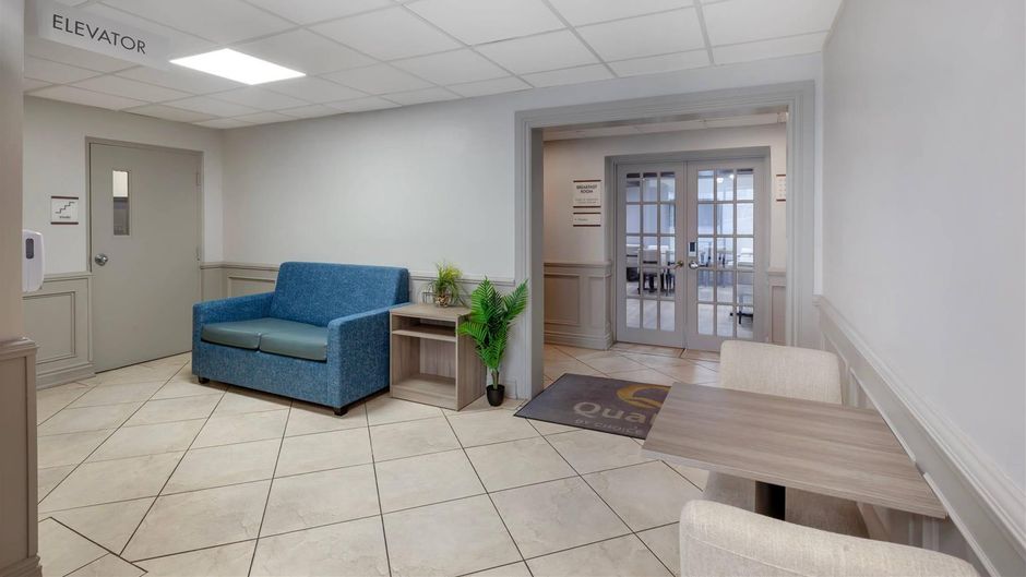 Quality Inn and Suites Lobby