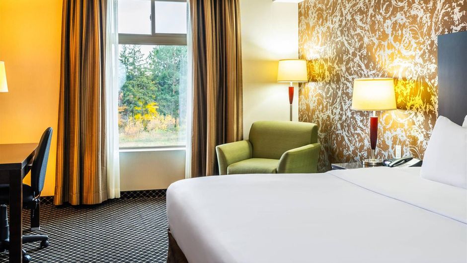Quality Inn & Suites Petawawa Suite