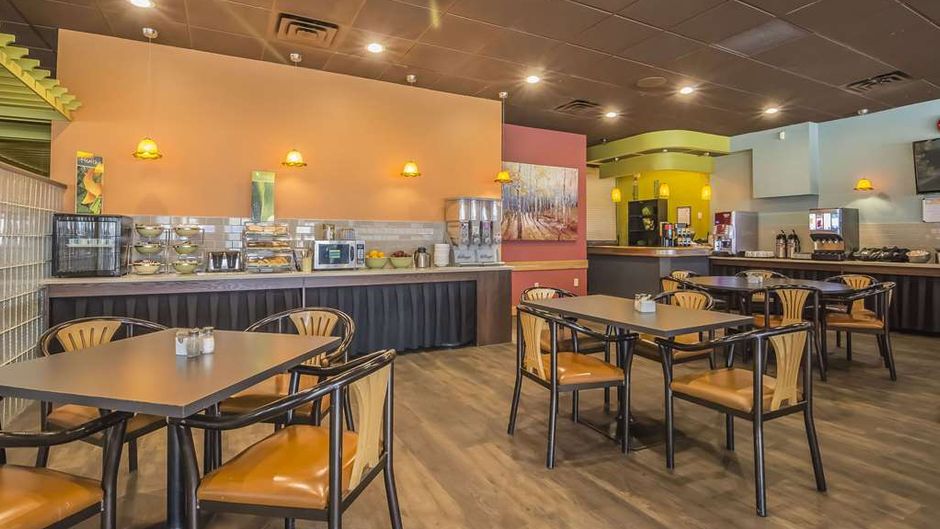 Quality Inn West Edmonton Restaurant