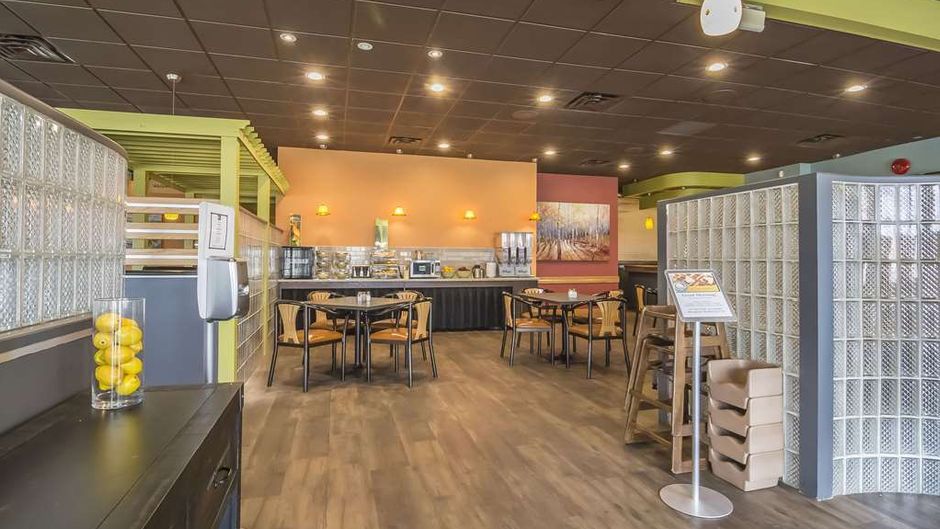 Quality Inn West Edmonton Restaurant