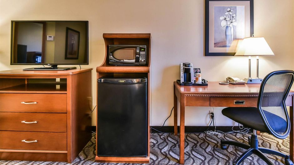 Comfort Inn & Suites Ambassador Bridge Room