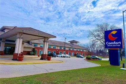 Comfort Inn & Suites Ambassador Bridge