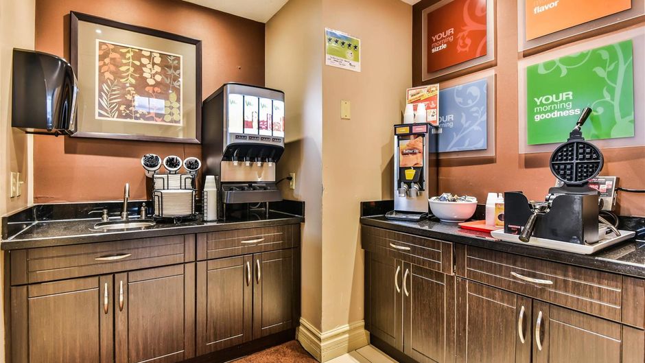 Comfort Inn & Suites Ambassador Bridge Restaurant