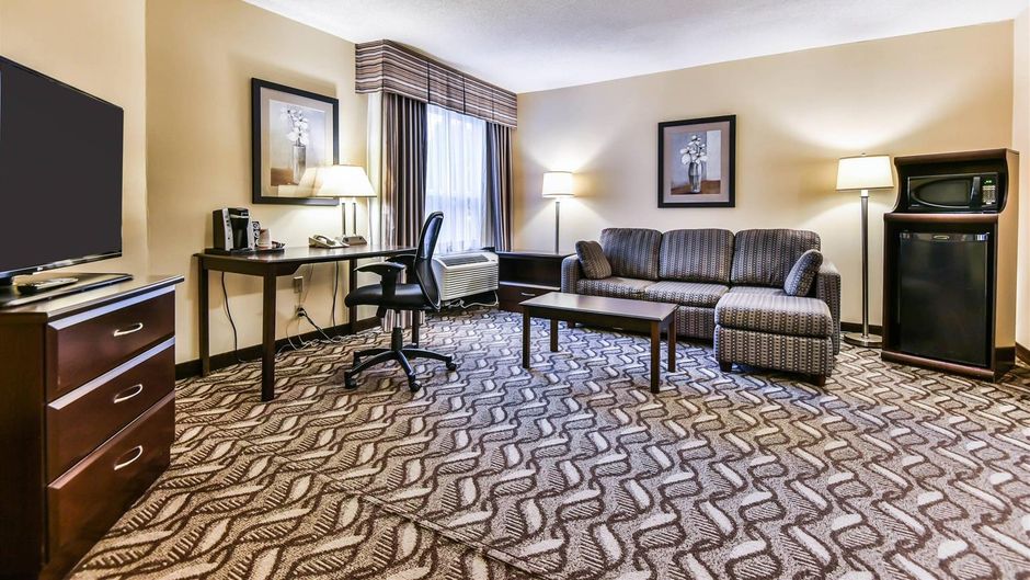 Comfort Inn & Suites Ambassador Bridge Suite
