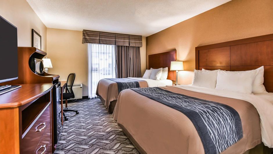 Comfort Inn & Suites Ambassador Bridge Room
