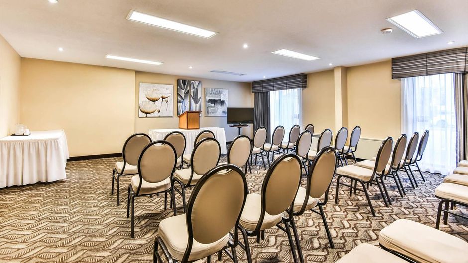 Comfort Inn & Suites Ambassador Bridge Meeting