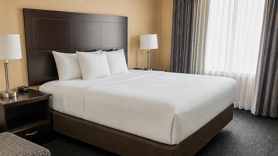 Comfort Inn & Suites Ambassador Bridge Room