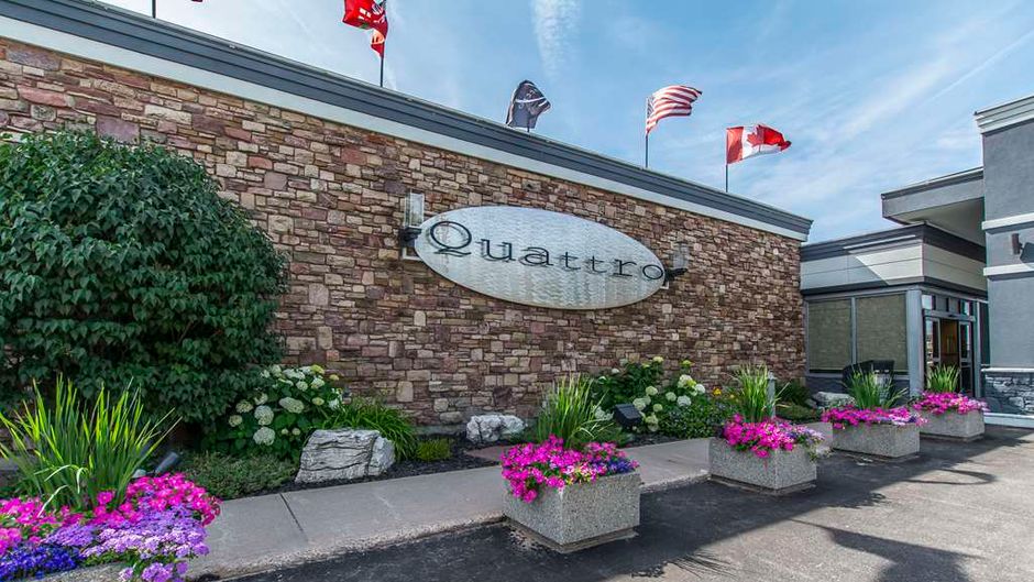 Quattro Hotel & Conf Centre, Ascend Htl Exterior