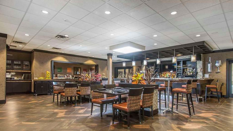 Quattro Hotel & Conf Centre, Ascend Htl Restaurant