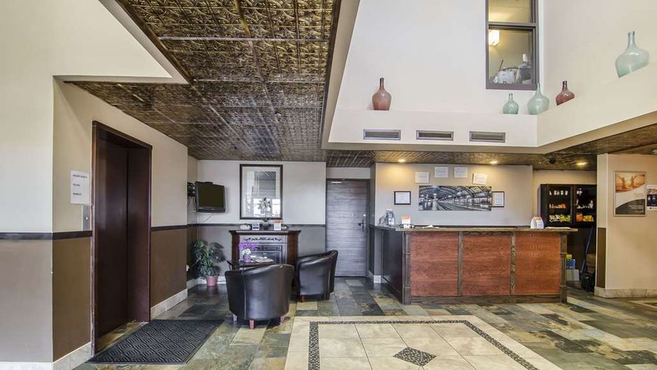 Econo Lodge Lobby
