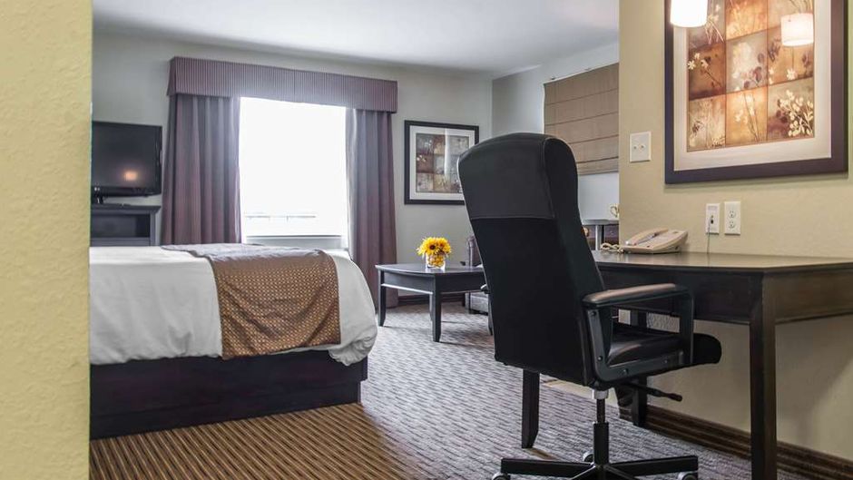 MainStay Suites Winnipeg Room