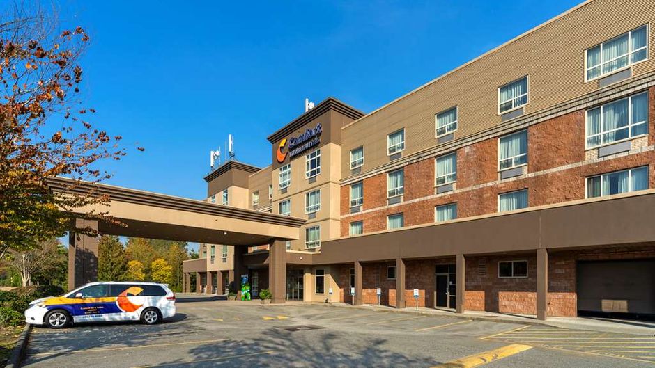 Comfort Inn & Suites Surrey Exterior