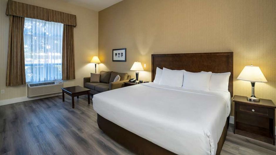 Comfort Inn & Suites Surrey Room