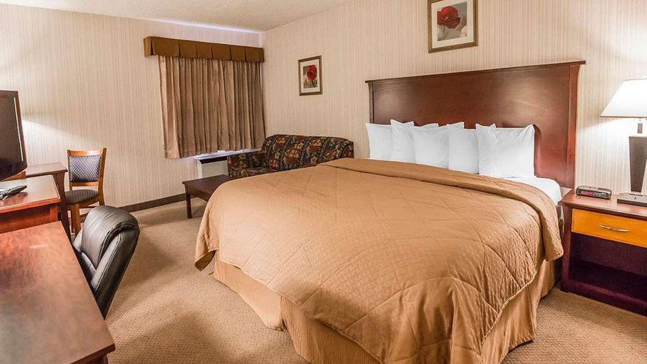 Quality Inn North Hill Room