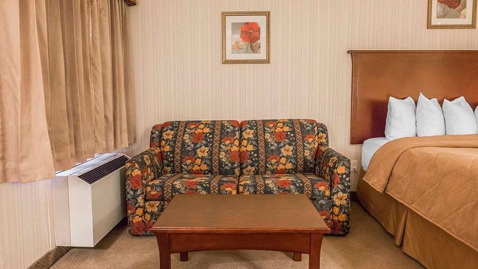 Quality Inn North Hill Room