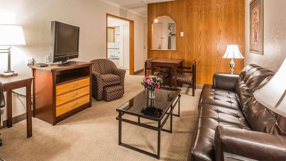 Quality Inn North Hill Room