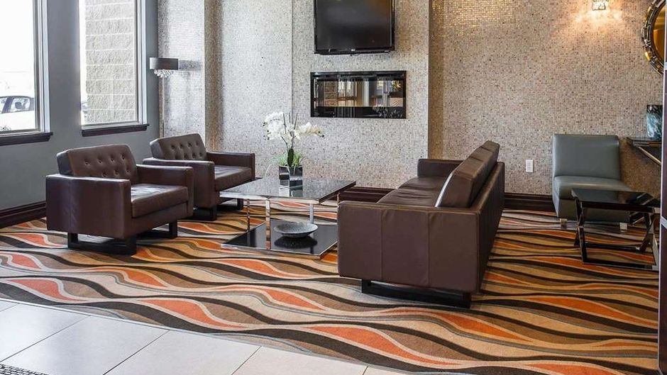 Comfort Hotel Lobby