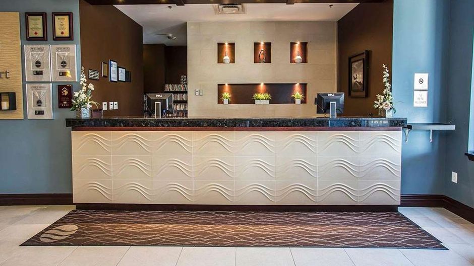 Comfort Hotel Lobby