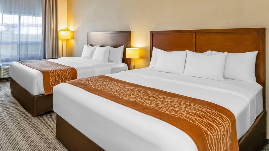 Comfort Inn Dawson Creek Room