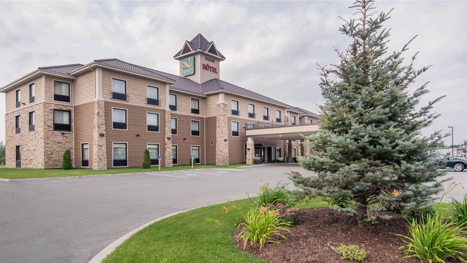 Quality Inn & Suites Val d'Or Exterior