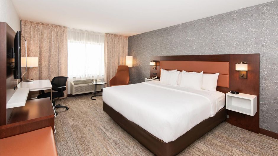 Quality Inn & Suites Val d'Or Room