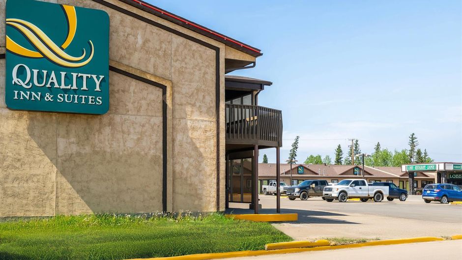 Quality Inn & Suites Exterior