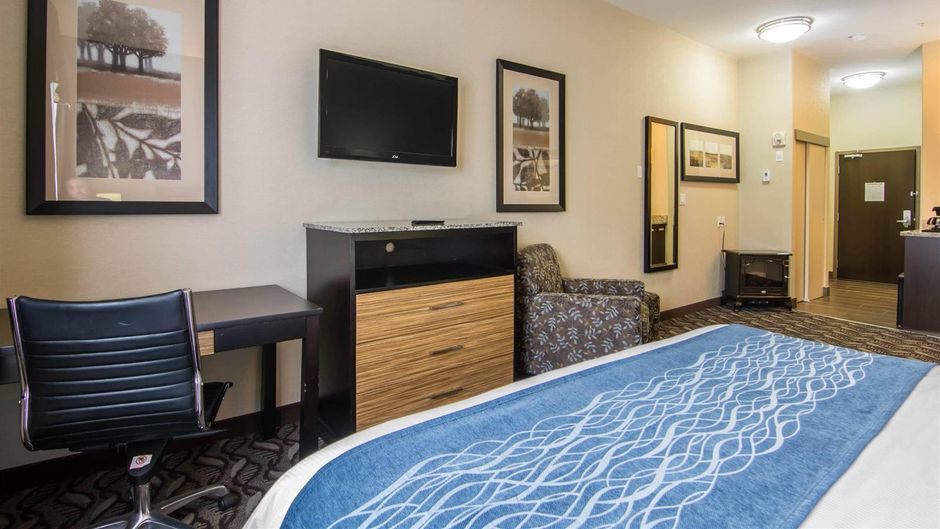 Comfort Inn & Suites Fort Saskatchewan Room