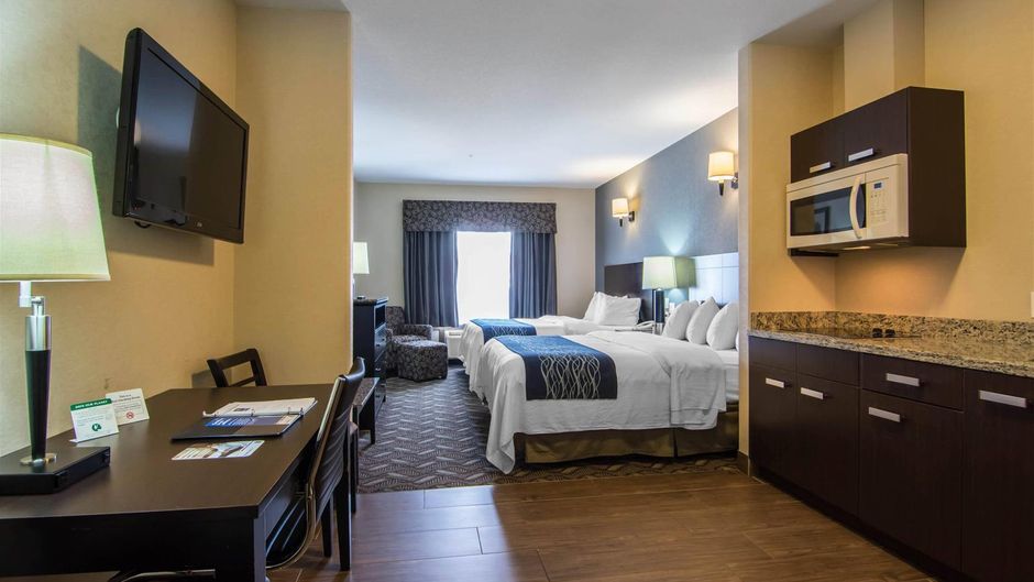 Comfort Inn & Suites Fort Saskatchewan Suite