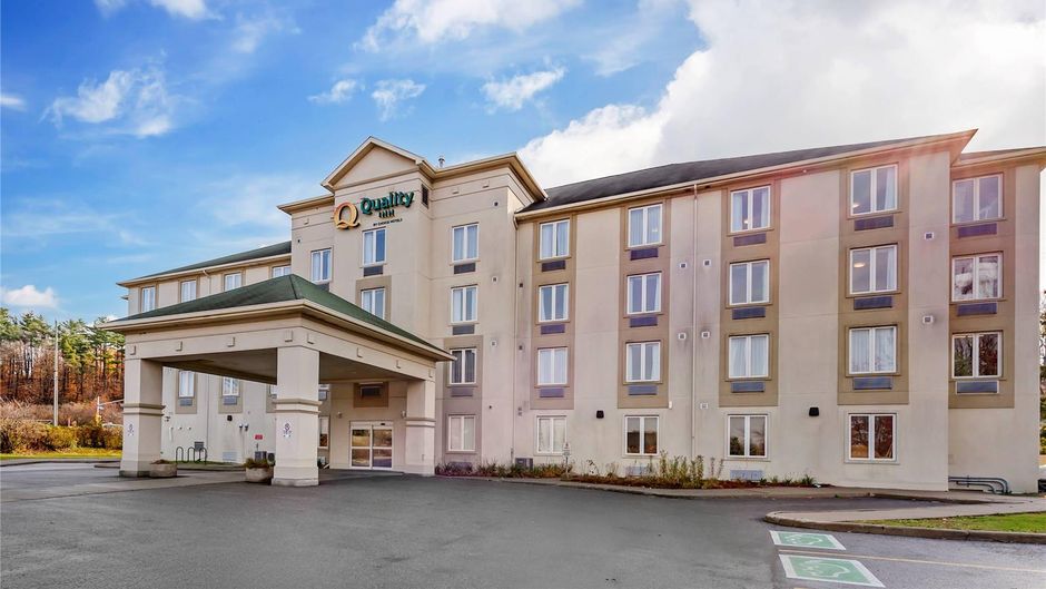 Quality Inn Orleans Exterior