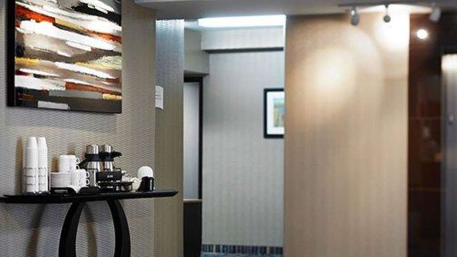 Quality Inn Southampton Lobby