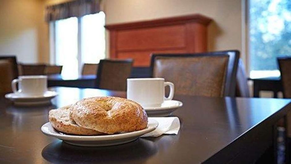 Quality Inn Southampton Restaurant