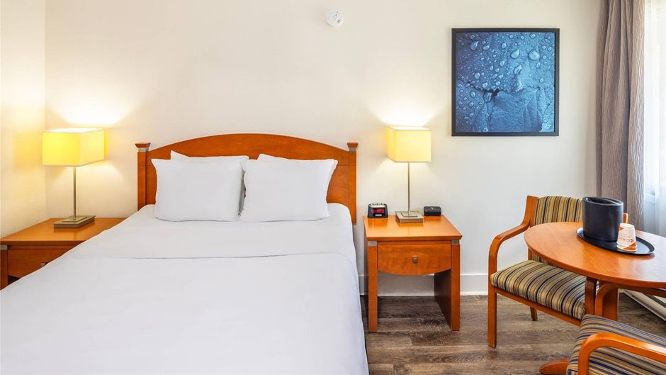 Quality Inn Rouyn-Noranda Room