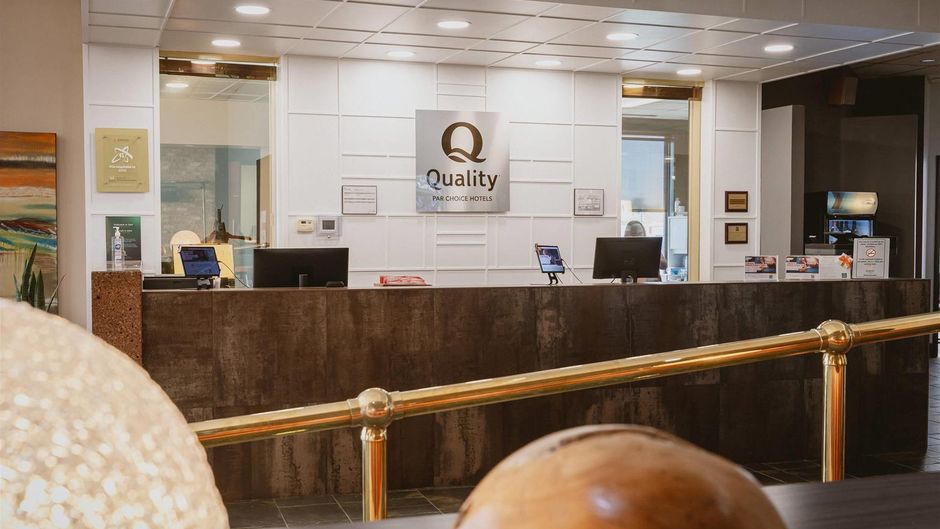 Quality Inn Rouyn-Noranda Lobby