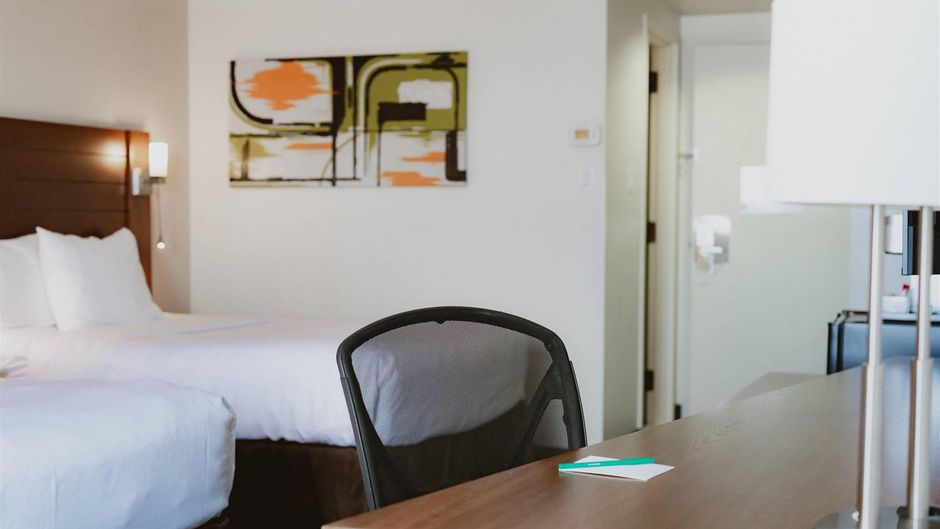 Quality Inn Rouyn-Noranda Room