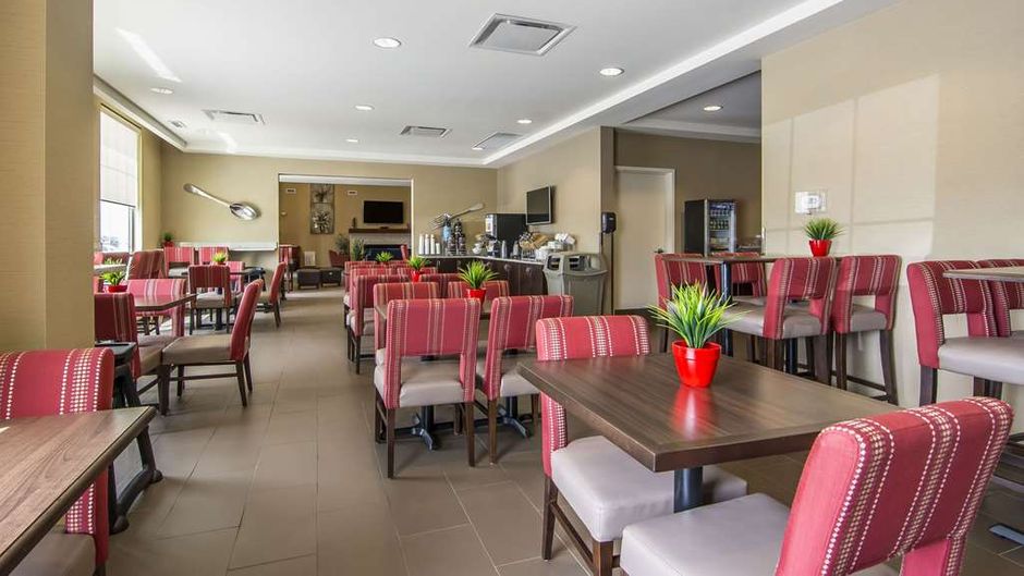 Comfort Suites Regina Restaurant