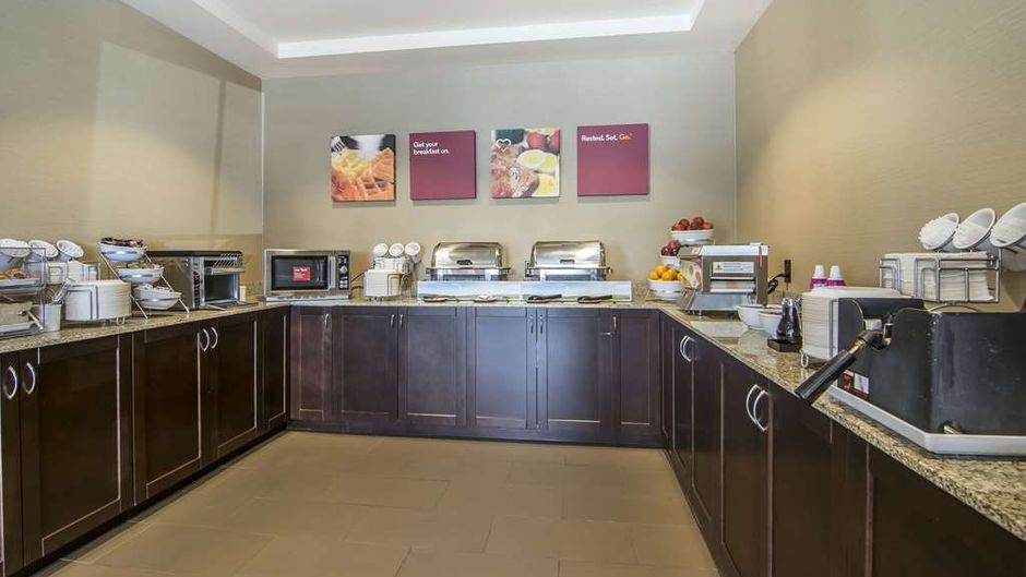 Comfort Suites Regina Restaurant