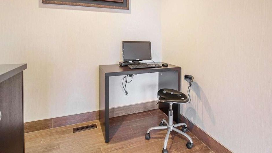Econo Lodge Taber Other