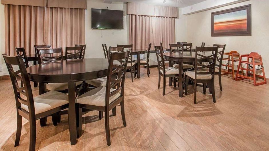 Econo Lodge Taber Restaurant