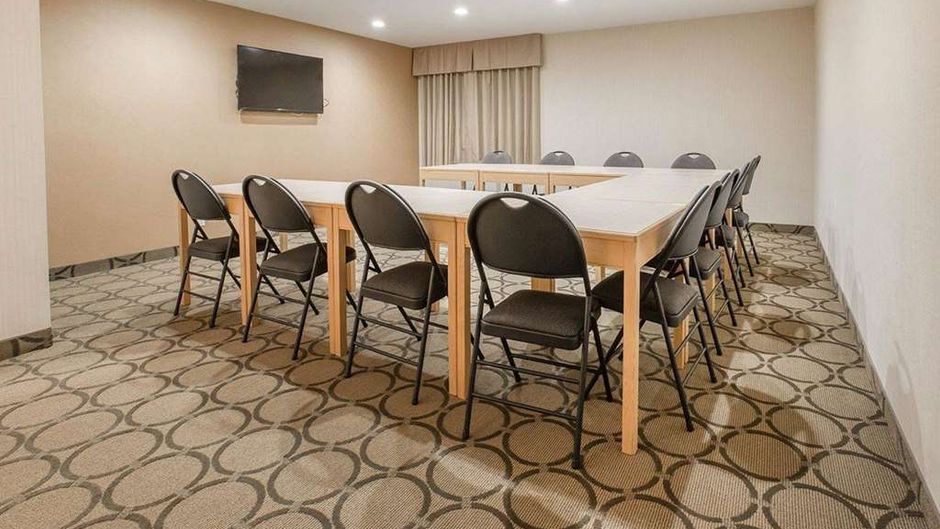 Econo Lodge Taber Meeting
