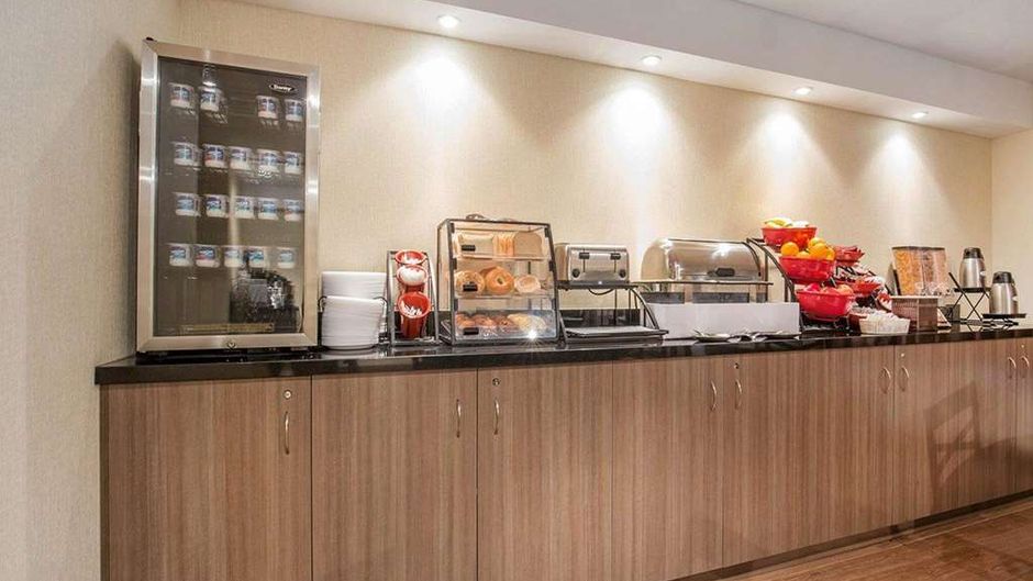 Econo Lodge Taber Restaurant