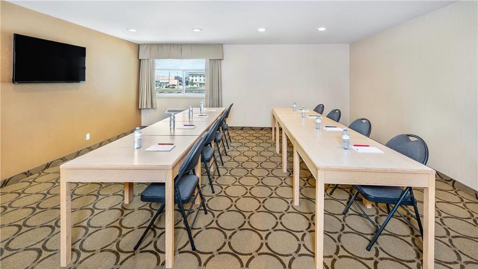 Econo Lodge Taber Meeting