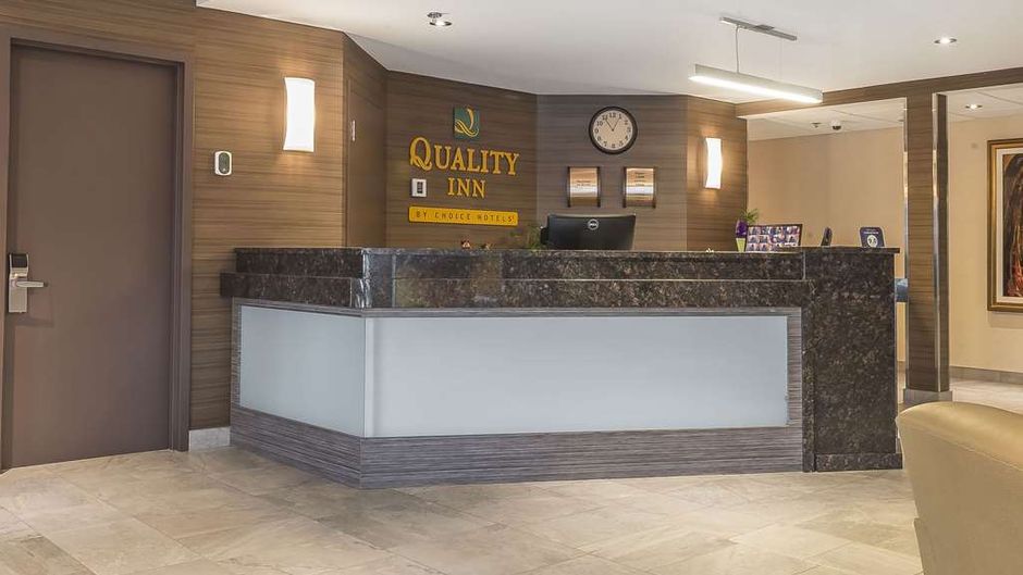 Quality Inn Sept-Iles Lobby