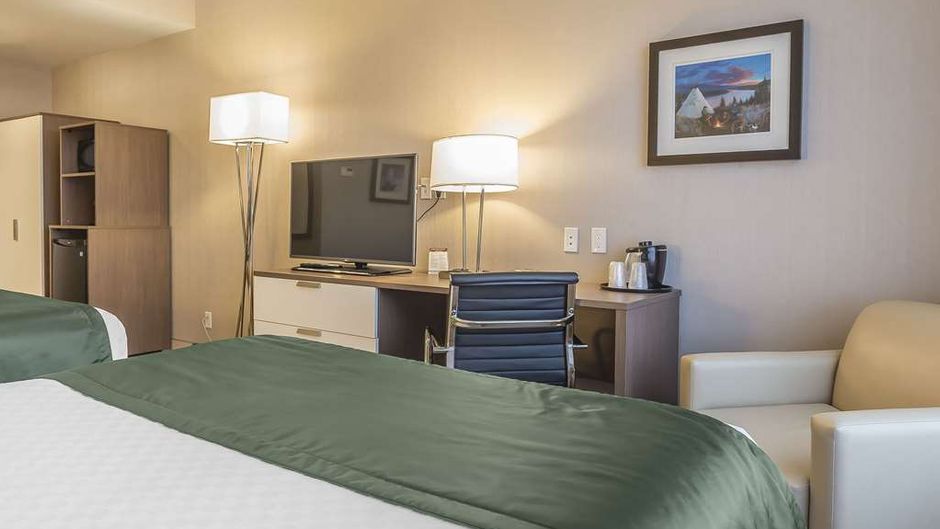 Quality Inn Sept-Iles Room